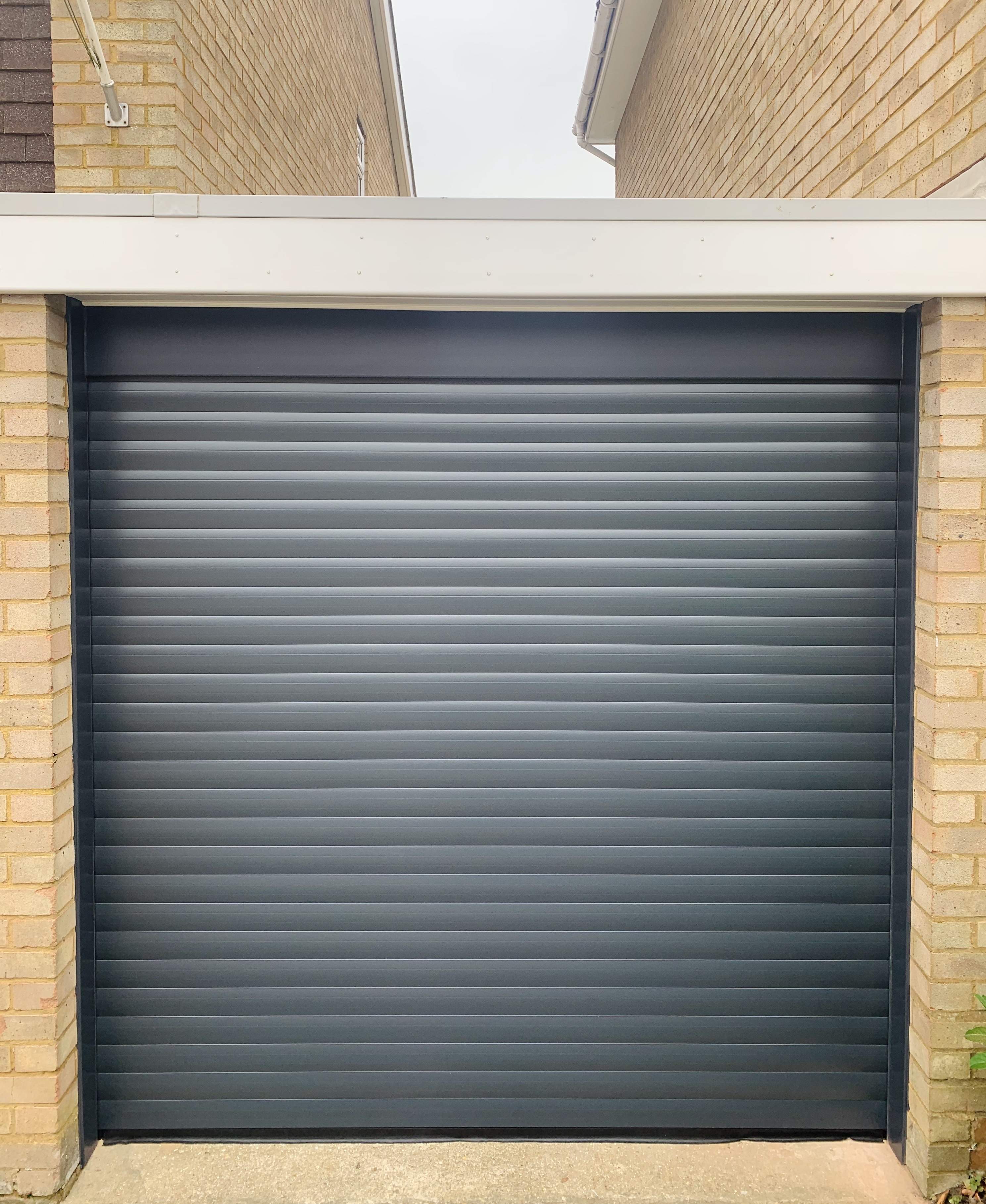 Single Insulated 77mm Lath (Anthracite Grey) Roller Shutter Garage Door.