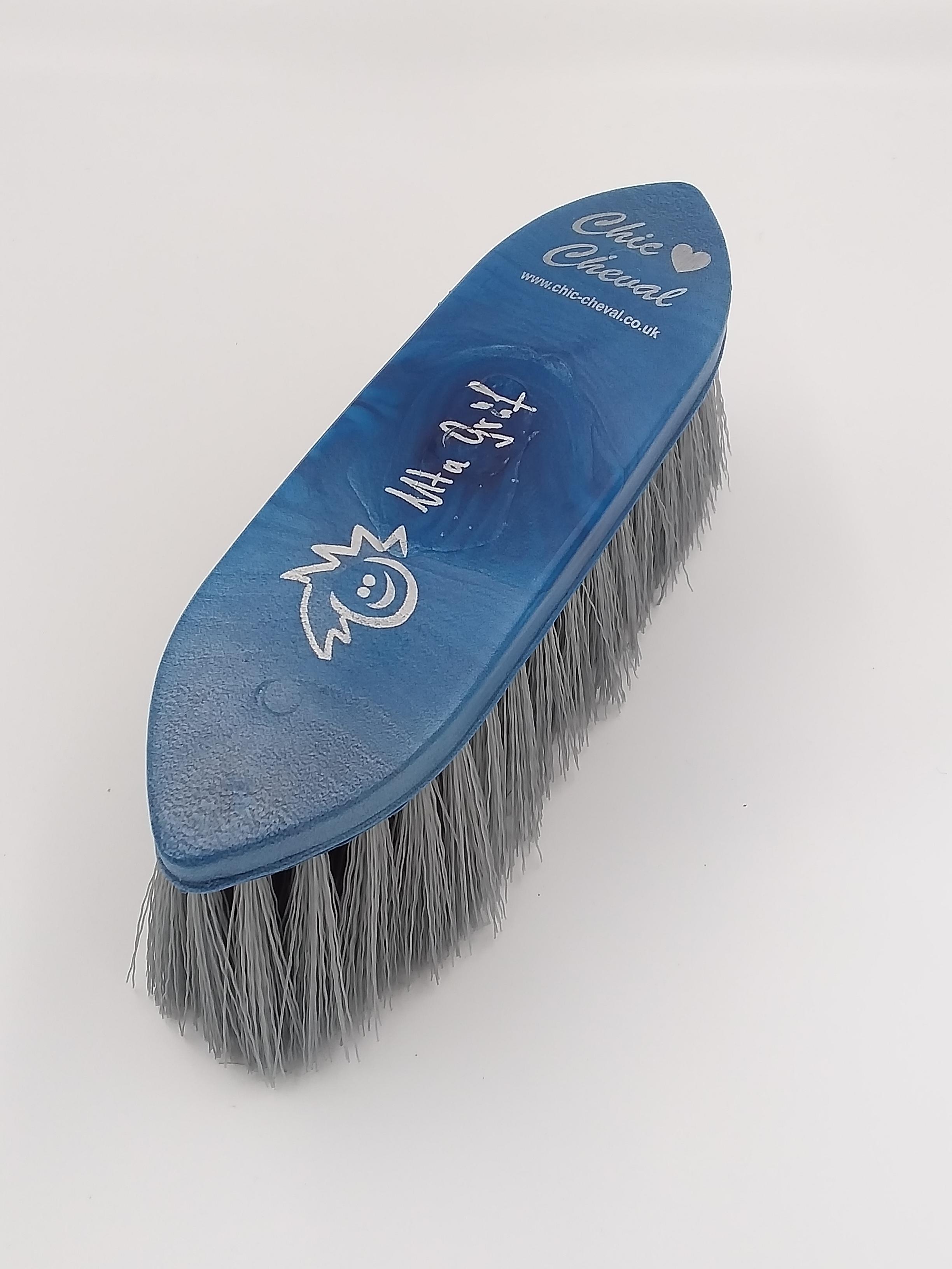 Uta Graf Mane Brush