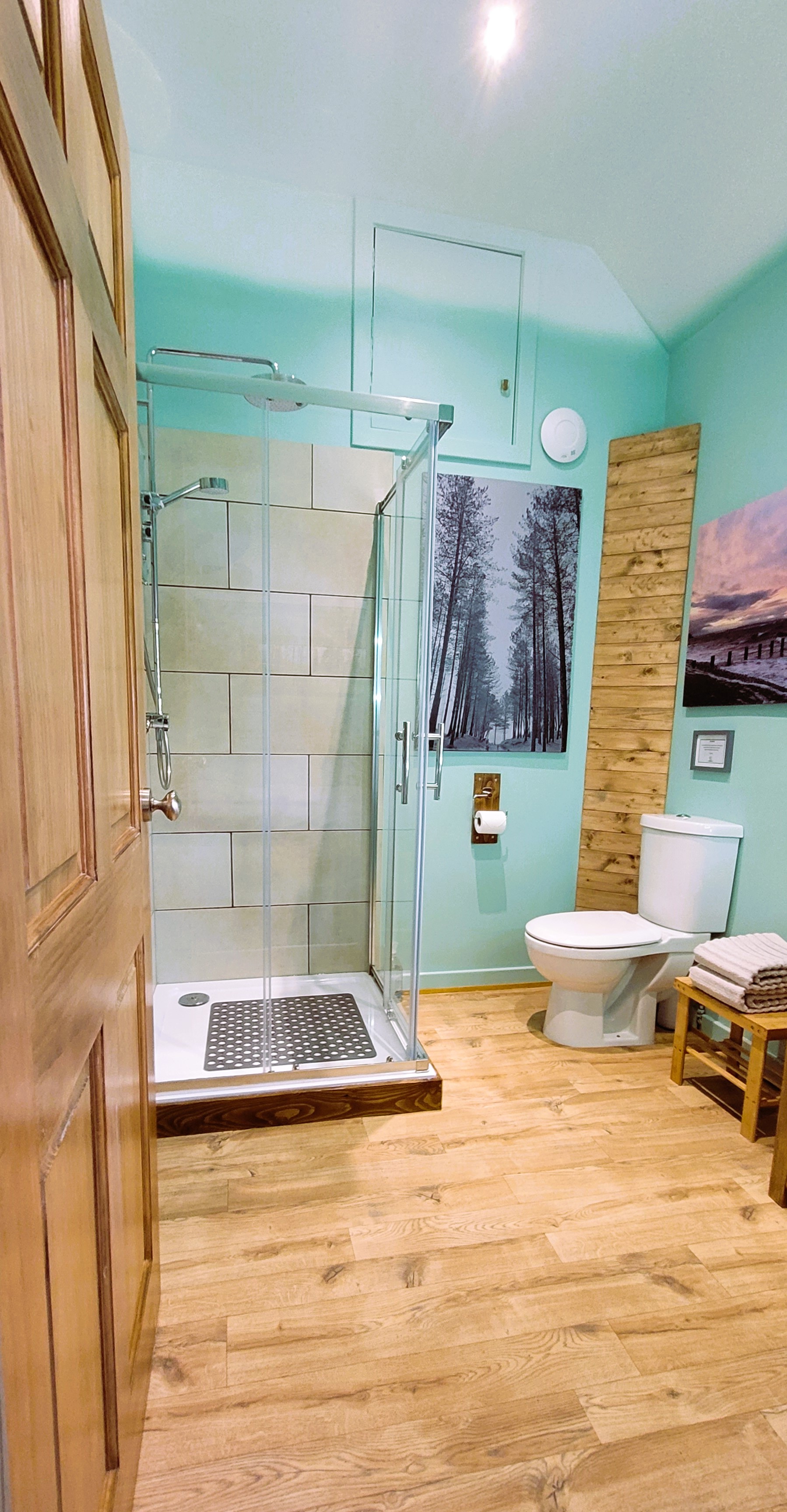 Relax in the spacious shower room with large shower enclosure and hotel quality fluffy towels