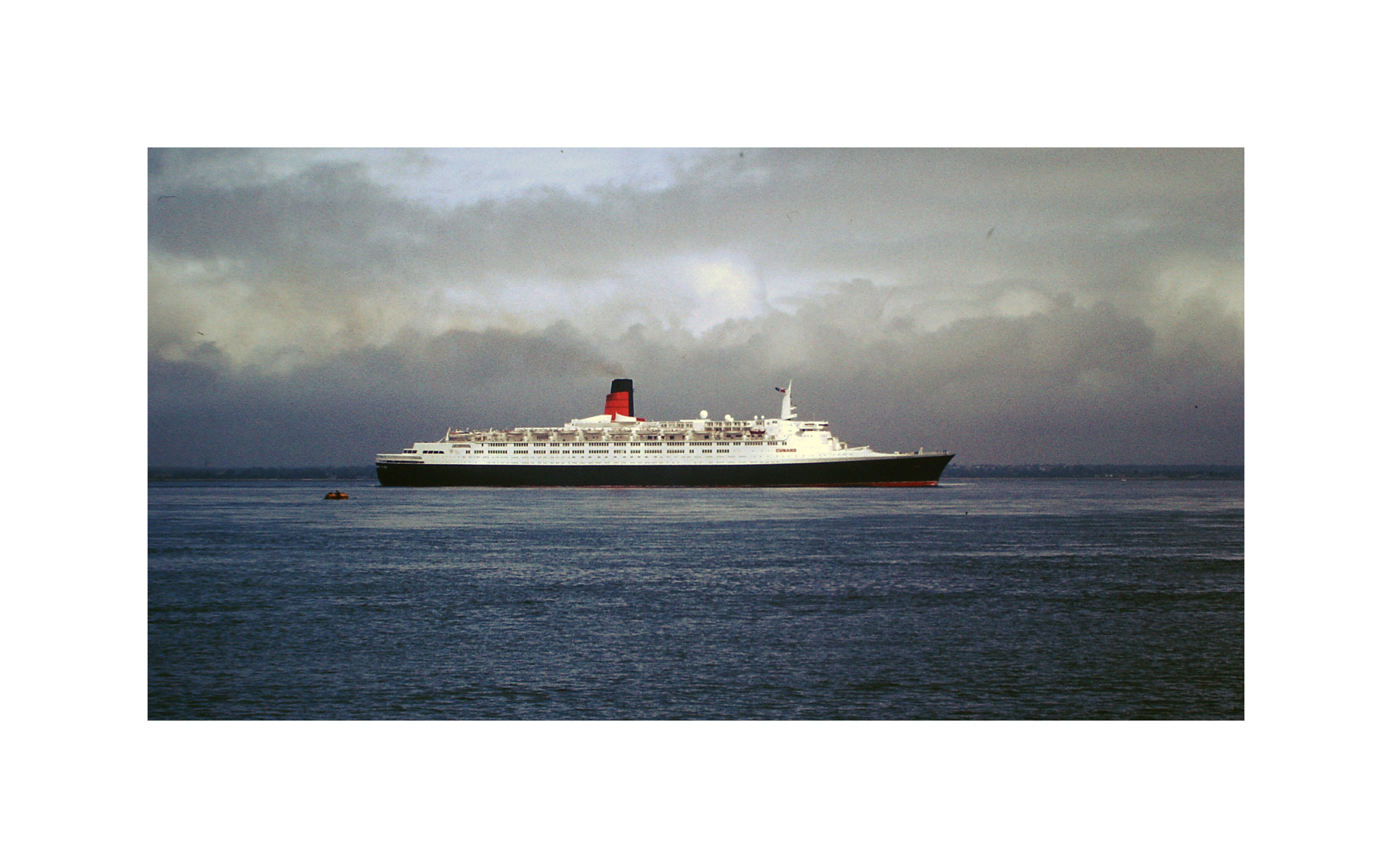 Cunard Liner Queen Elizabeth II (QE2) - 6 x 4 Photographic Print