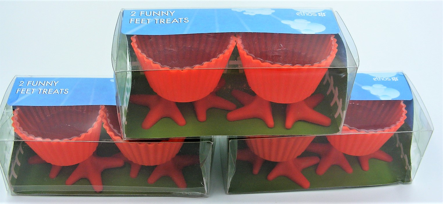 Six funky silicone cupcake moulds RED