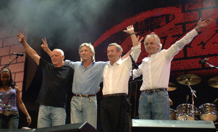 The last ever picture of Pink Floyd following their performance at the Live 8 Concert